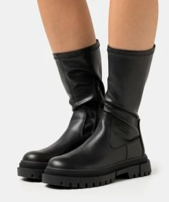 Even&Odd Platform Boots - Black