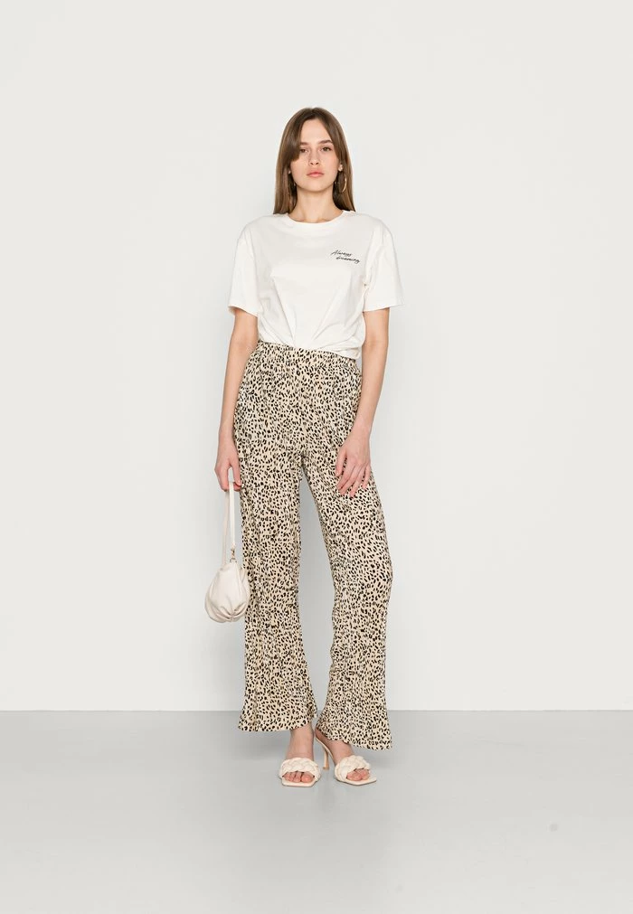 Even&Odd Print T-shirt - White 4 Even&Odd Print T-shirt - White - Image 2