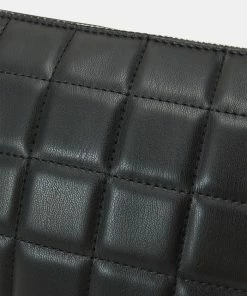 Even&Odd Wash Bag - Black -Even&Odd Sales Store 1d915c46ba574147a2700683b9ac5ab6