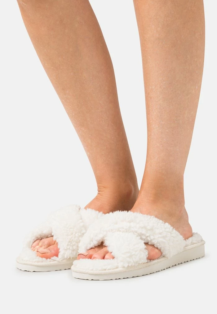 Even&Odd Slippers - Off-white 3 Even&Odd Slippers - Off-white