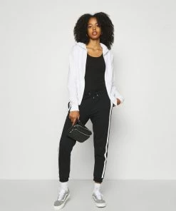 Even&Odd BASIC HOODIE JACKET WITH POCKETS - Hoodie - White -Even&Odd Sales Store 2d6bb8e30f5042f1bb4486a4732020d2