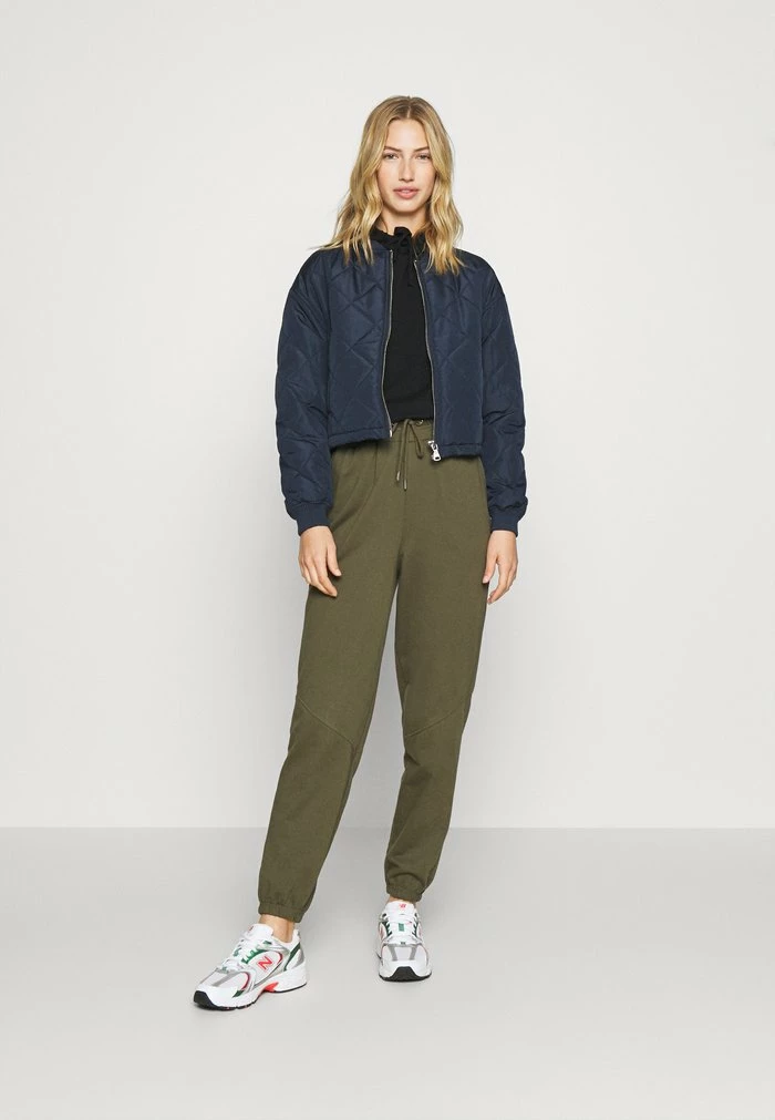 Even&Odd Hoodie - Black 4 Even&Odd Hoodie - Black - Image 2