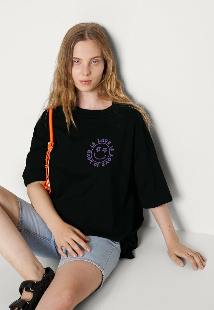 Even&Odd Print T-shirt - Black 6 Even&Odd Print T-shirt - Black - Image 4