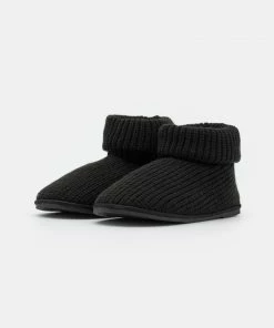 Even&Odd Slippers - Black -Even&Odd Sales Store 39703e94ead440098461a2f56f48b643