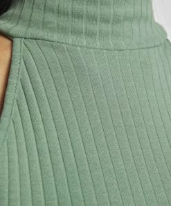 Even&Odd Top - Laurel Wreath -Even&Odd Sales Store 4427a8e0725745278bf473ea8e7d6acb