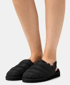 Even&Odd Slippers - Black