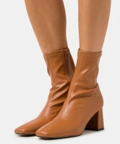 Even&Odd Classic Ankle Boots - Cognac