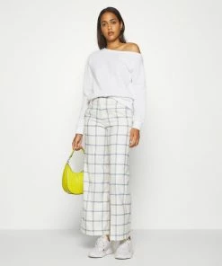 Even&Odd LOOSE OFF SHOULDER SWEATSHIRT - Sweatshirt - White 9 Even&Odd LOOSE OFF SHOULDER SWEATSHIRT - Sweatshirt - White -Even&Odd Sales Store 697b80c3d3964bc2bb928842d8e83a8c