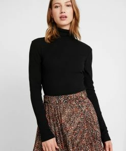 Even&Odd Long Sleeved Top - Black