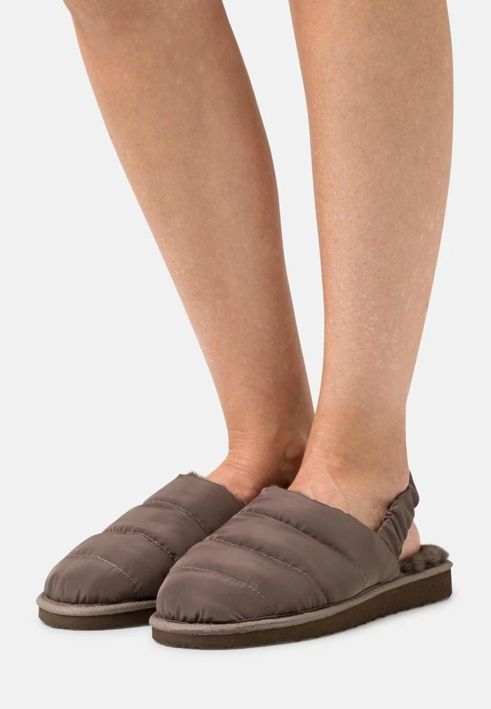 Even&Odd Slippers - Taupe 3 Even&Odd Slippers - Taupe