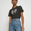 Even&Odd HATTIE MIRRORED DRAGONS TEE - Print T-shirt - 801 - Anthracite 1 Even&Odd HATTIE MIRRORED DRAGONS TEE - Print T-shirt - 801 - Anthracite -Even&Odd Sales Store 84adf9f2e6704871a4de83595ee1e3ff