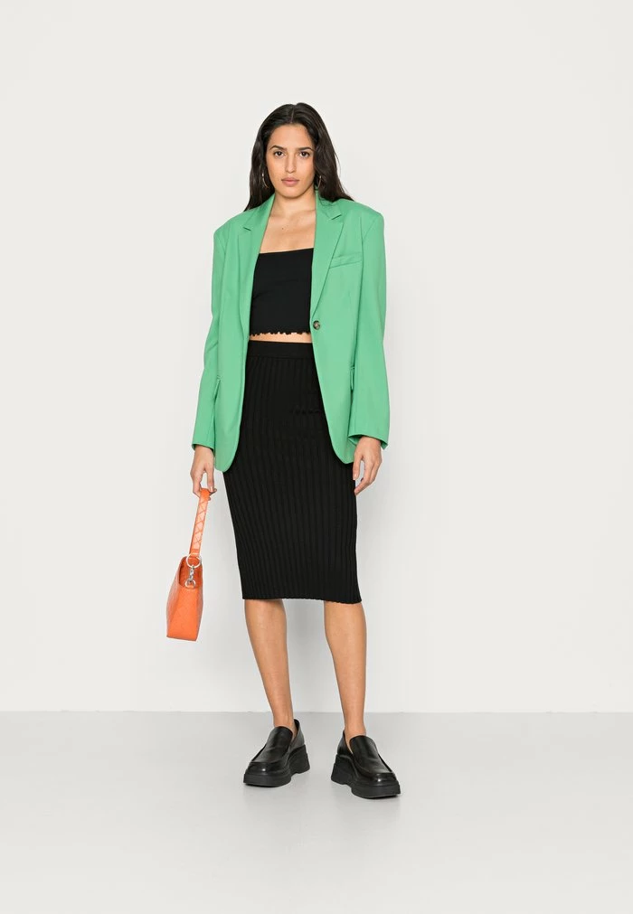 Even&Odd Top - Black 4 Even&Odd Top - Black - Image 2