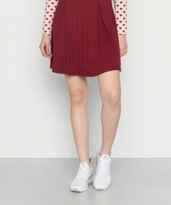 Even&Odd A-line Skirt - Dark Red