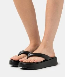 Even&Odd T-bar Sandals - Black