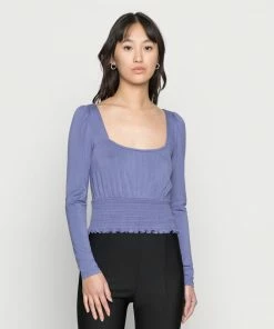 Even&Odd SHIRRING DETAIL LONG SLEEVE CROP WITH GATHER - Long Sleeved Top - Blue