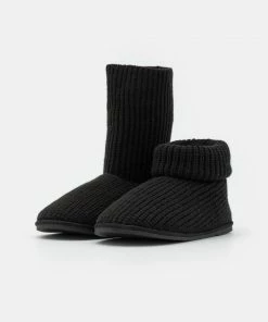 Even&Odd Slippers - Black -Even&Odd Sales Store a2d92b3f7a244b50bcc471ae67ff1977