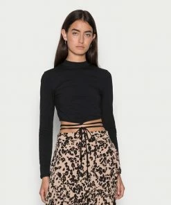 Even&Odd Long Sleeved Top - Black