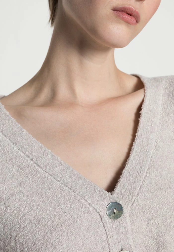 Even&Odd CROPPED STRUCTURED CARDIGAN - Cardigan - Beige 7 Even&Odd CROPPED STRUCTURED CARDIGAN - Cardigan - Beige - Image 5