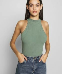 Even&Odd Top - Laurel Wreath