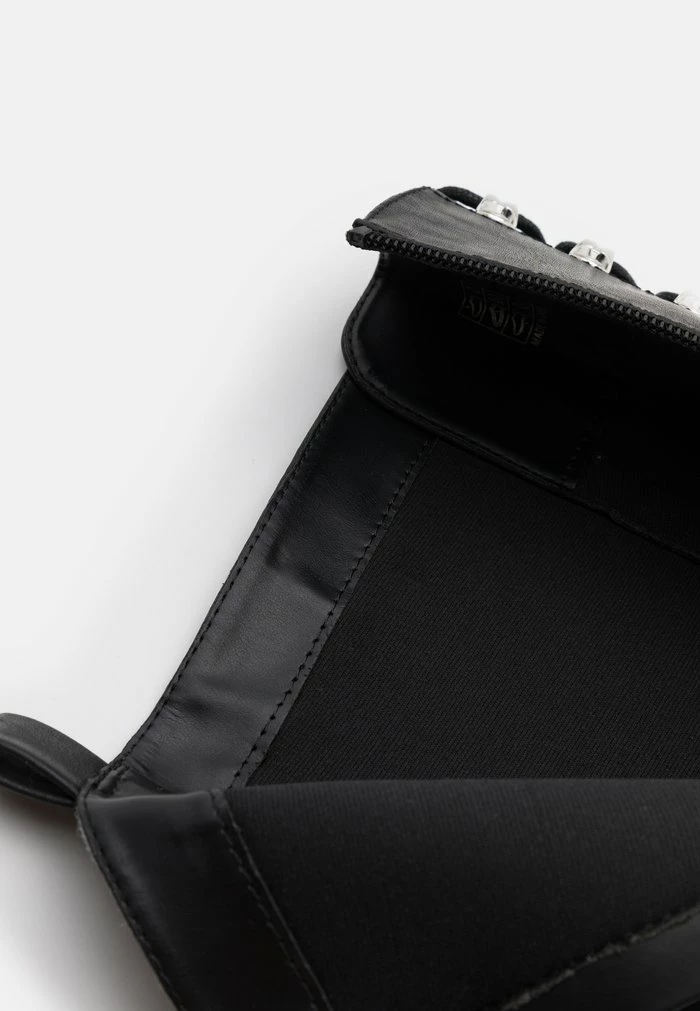 Even&Odd Platform Boots - Black 8 Even&Odd Platform Boots - Black - Image 6