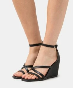 Even&Odd Wedge Sandals - Black