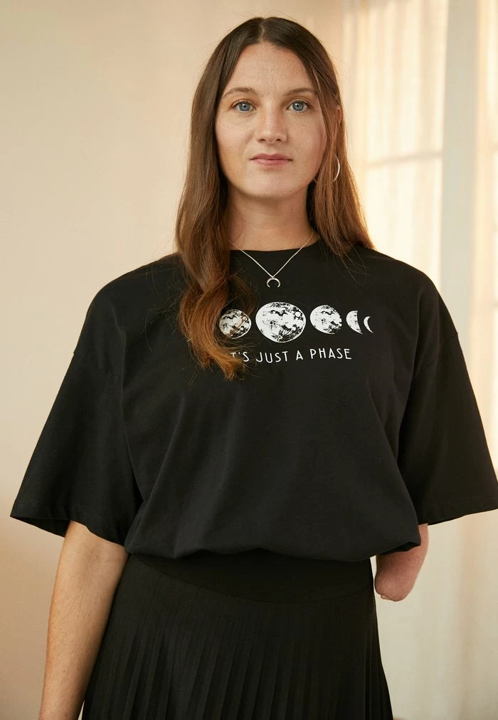 Even&Odd Print T-shirt - Black 3 Even&Odd Print T-shirt - Black