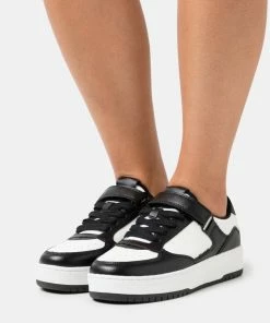 Even&Odd Trainers - White/black