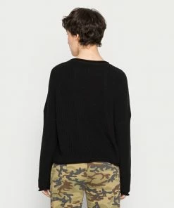 Even&Odd OVERSIZE CROPPED ROLLED EDGE JUMPER - Jumper - Black 9 Even&Odd OVERSIZE CROPPED ROLLED EDGE JUMPER - Jumper - Black -Even&Odd Sales Store bf32327523374f9aa657f4f824318230