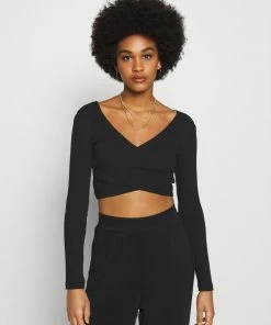 Even&Odd Long Sleeved Top - Black