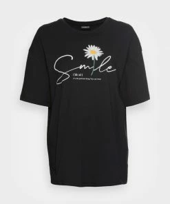 Even&Odd LIZ SMILE DAISY TEE - Print T-shirt - Black 10 Even&Odd LIZ SMILE DAISY TEE - Print T-shirt - Black -Even&Odd Sales Store d4318da152654505b28bbe3ddfe6964c