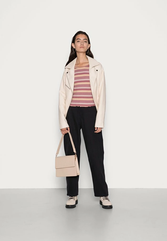 Even&Odd CROPPED CREWNECK LONG SLEEVE - Long Sleeved Top - Red 4 Even&Odd CROPPED CREWNECK LONG SLEEVE - Long Sleeved Top - Red - Image 2