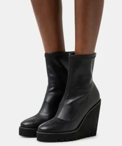 Even&Odd Platform Ankle Boots - Black