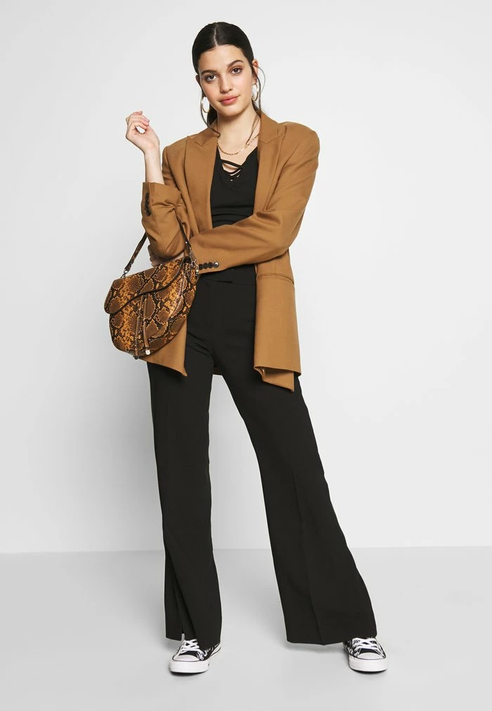 Even&Odd Print T-shirt - Black 4 Even&Odd Print T-shirt - Black - Image 2